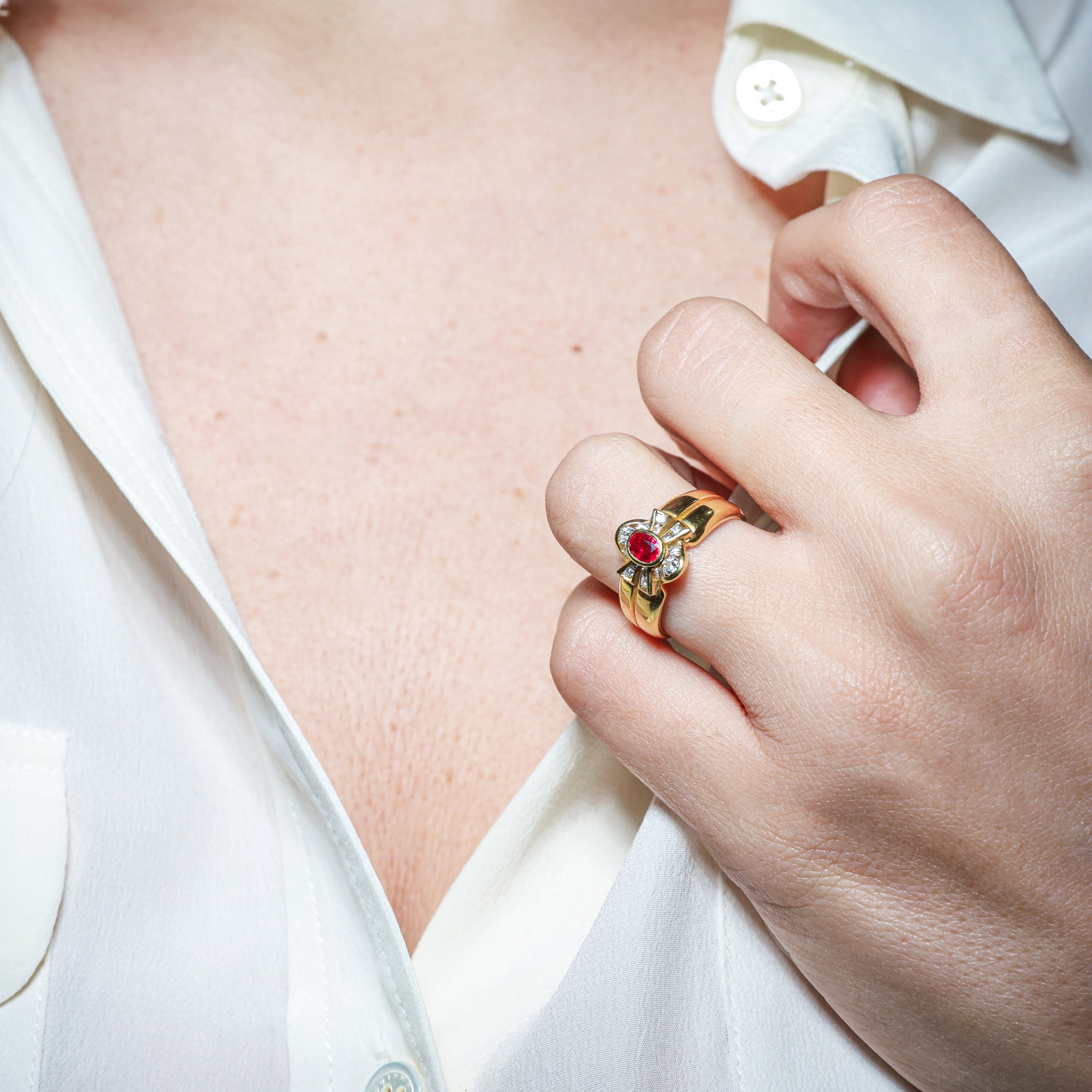 Yellow Gold Ring with Ruby and Brilliant Diamonds