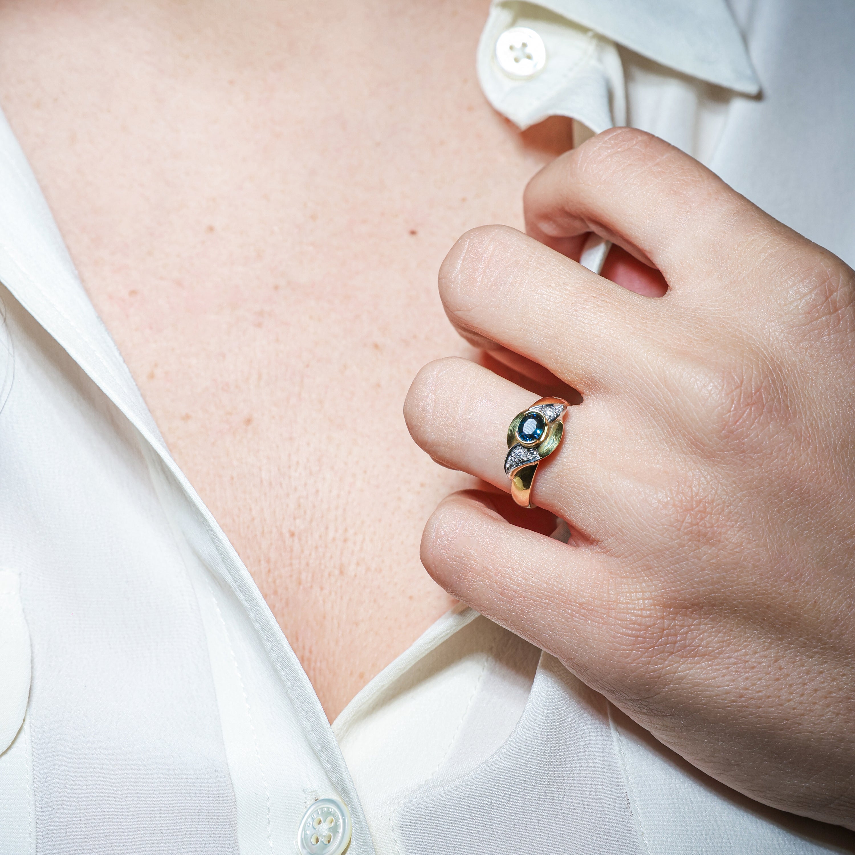 Damiani Two-Tone Gold Ring with Sapphire and Brilliant Diamonds