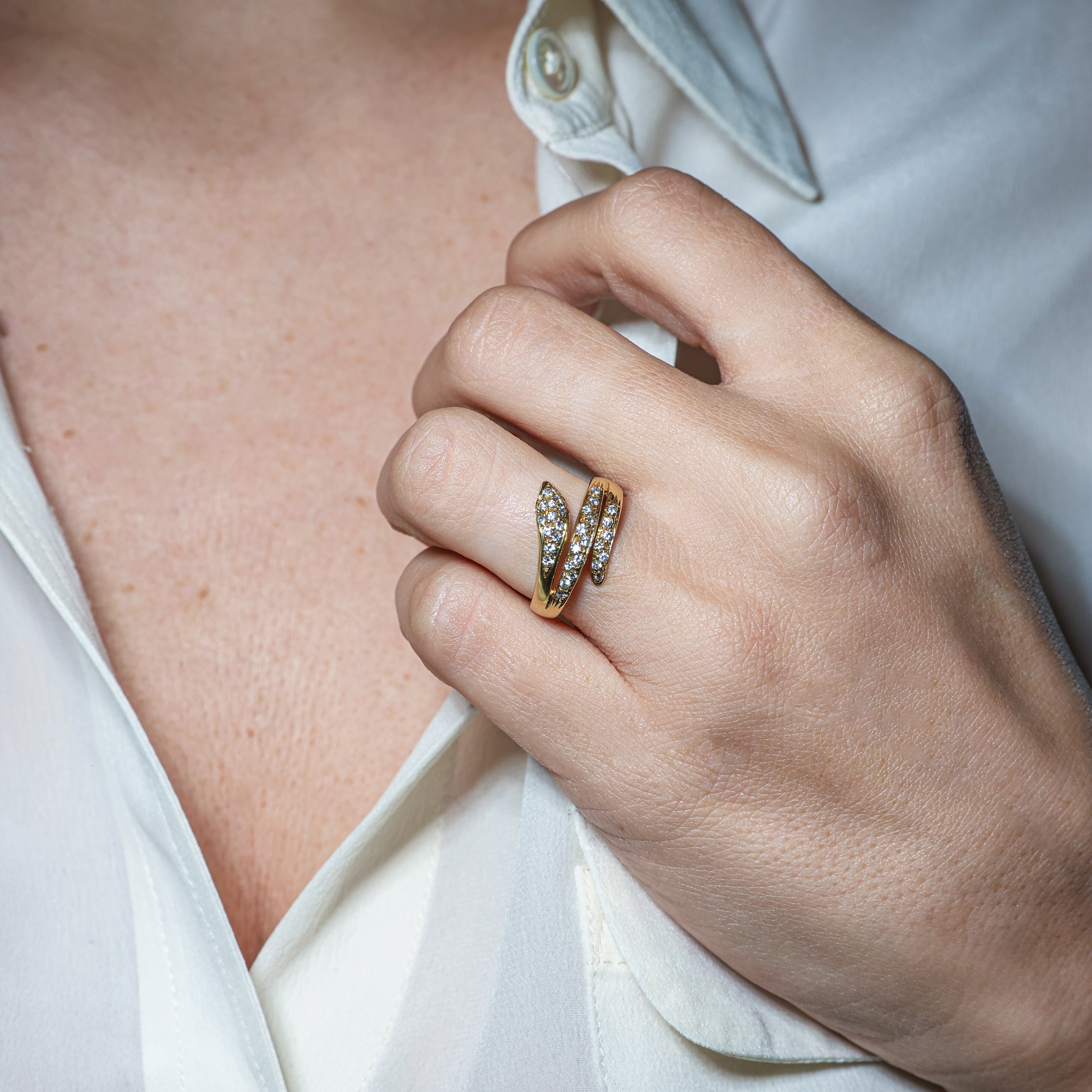 Yellow Gold Band Ring with Brilliant Diamonds