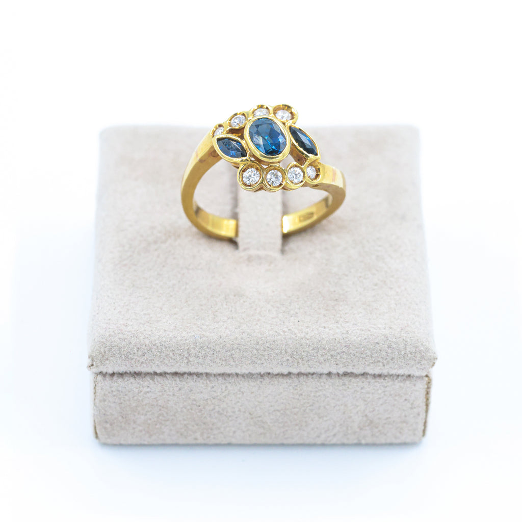 Yellow Gold Ring with Sapphires and Brilliant Diamonds