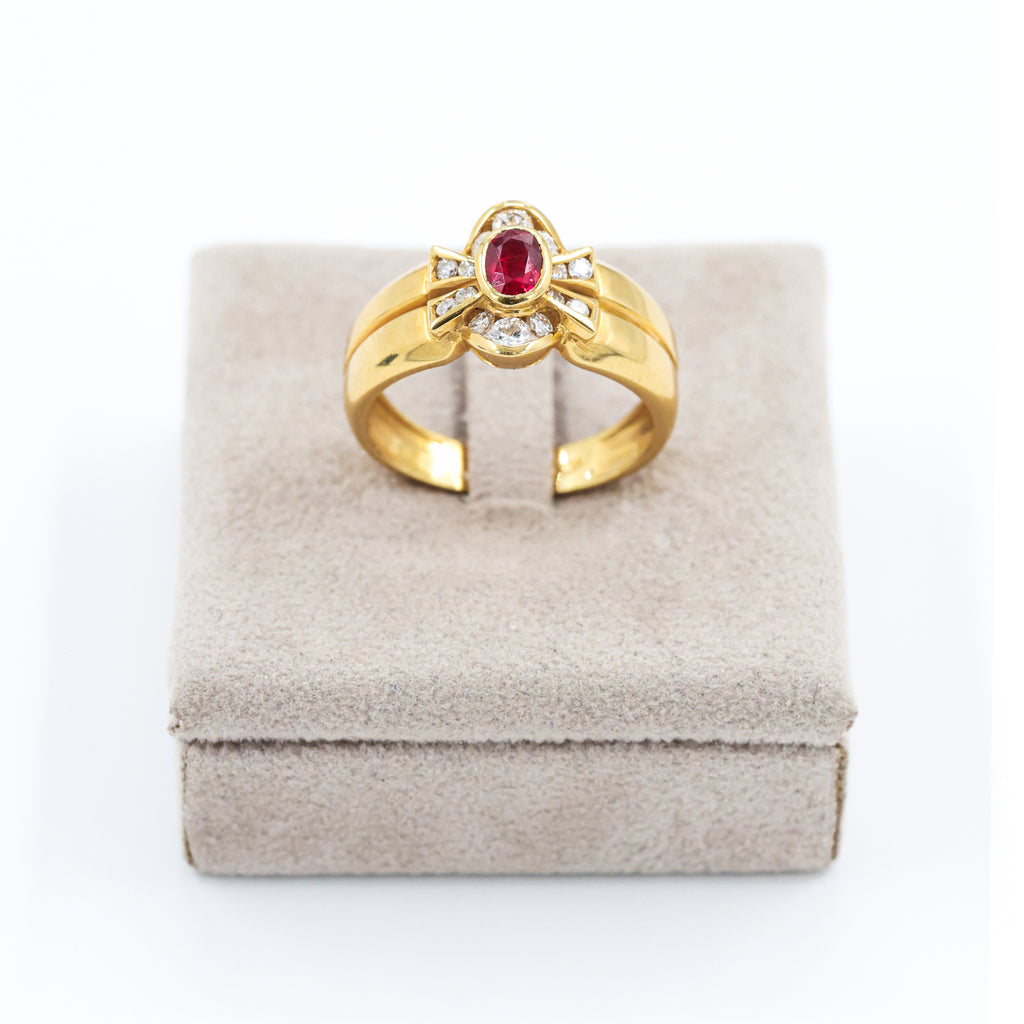 Yellow Gold Ring with Ruby and Brilliant Diamonds
