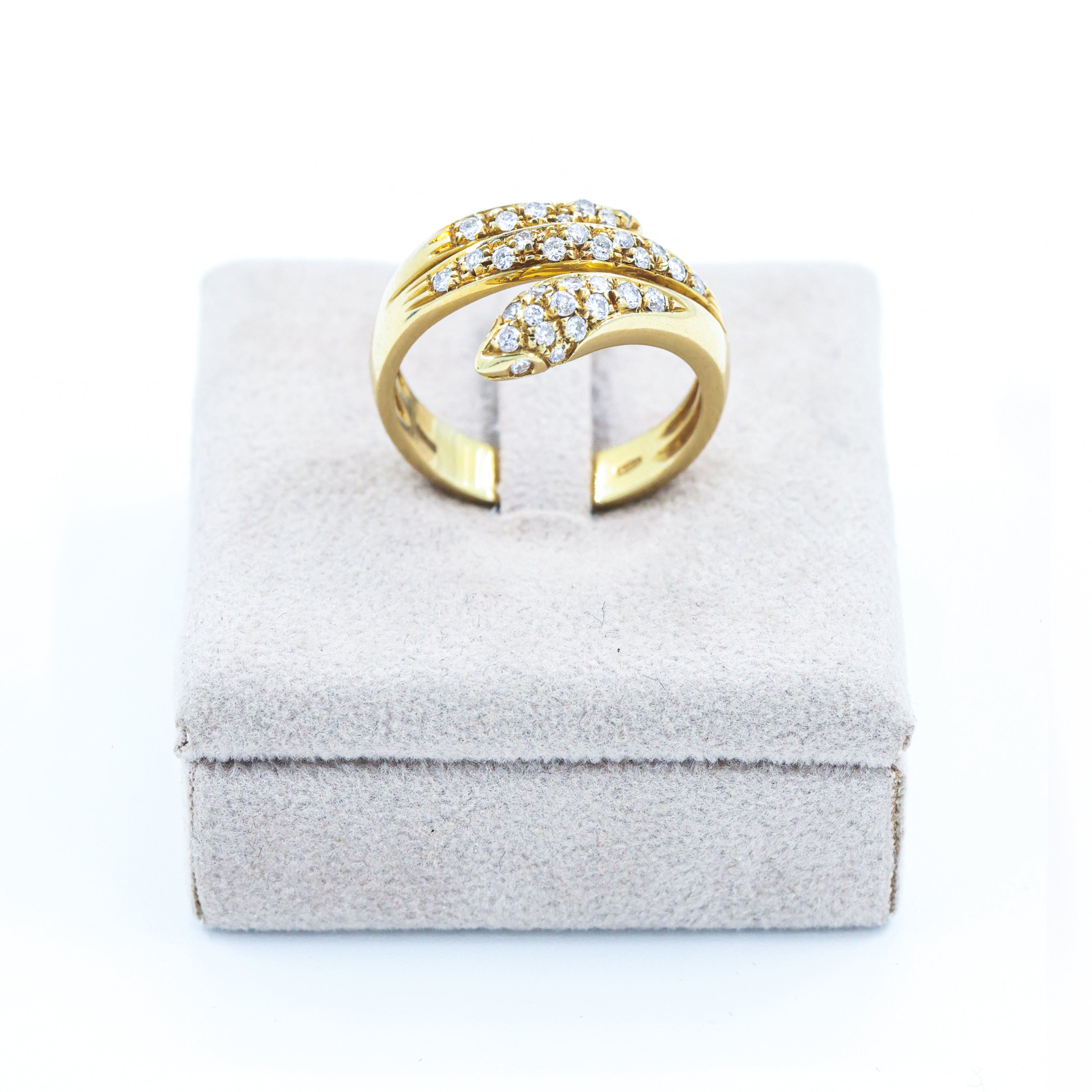 Yellow Gold Band Ring with Brilliant Diamonds
