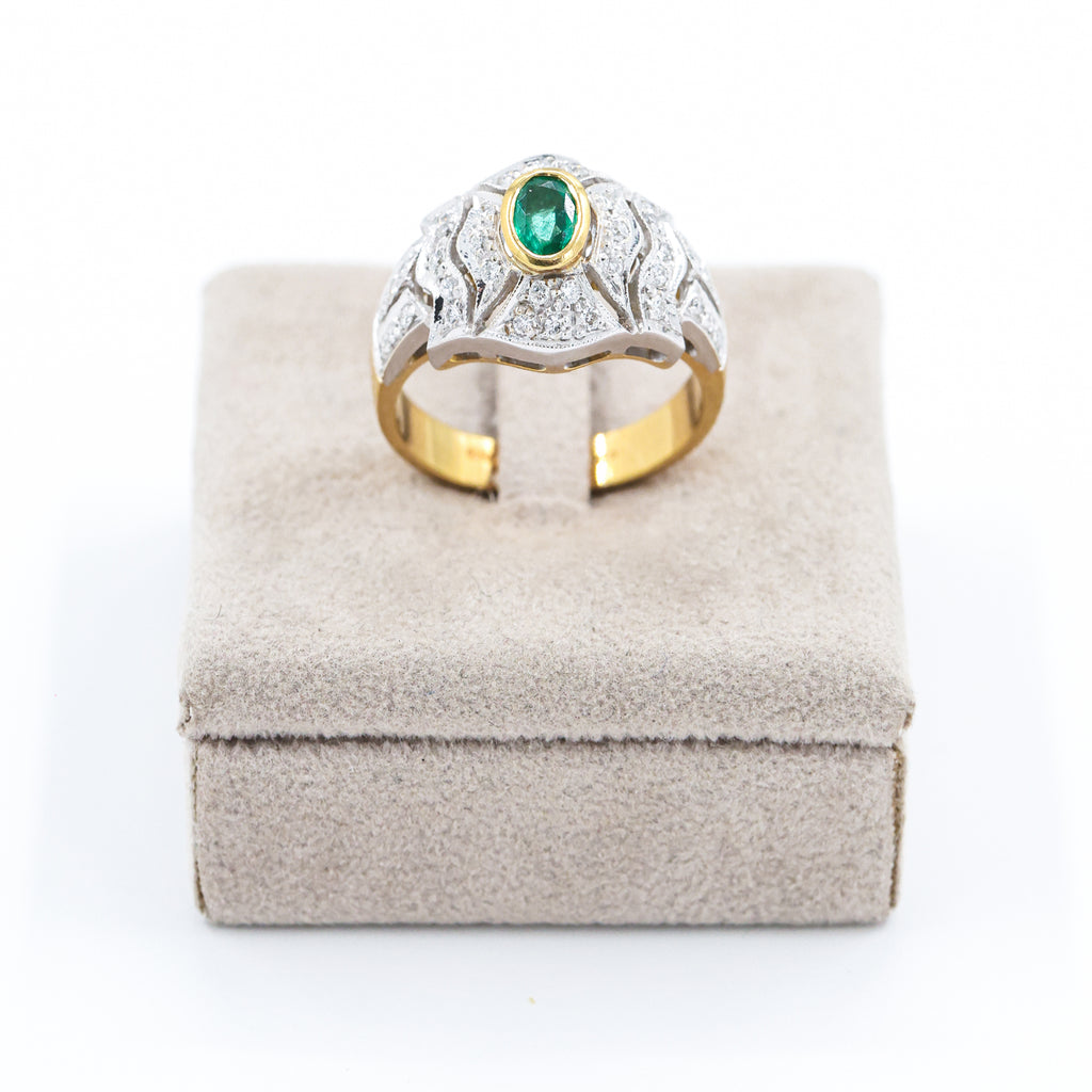 Elegance Two-Tone Gold Ring with Emerald and Brilliant Diamonds