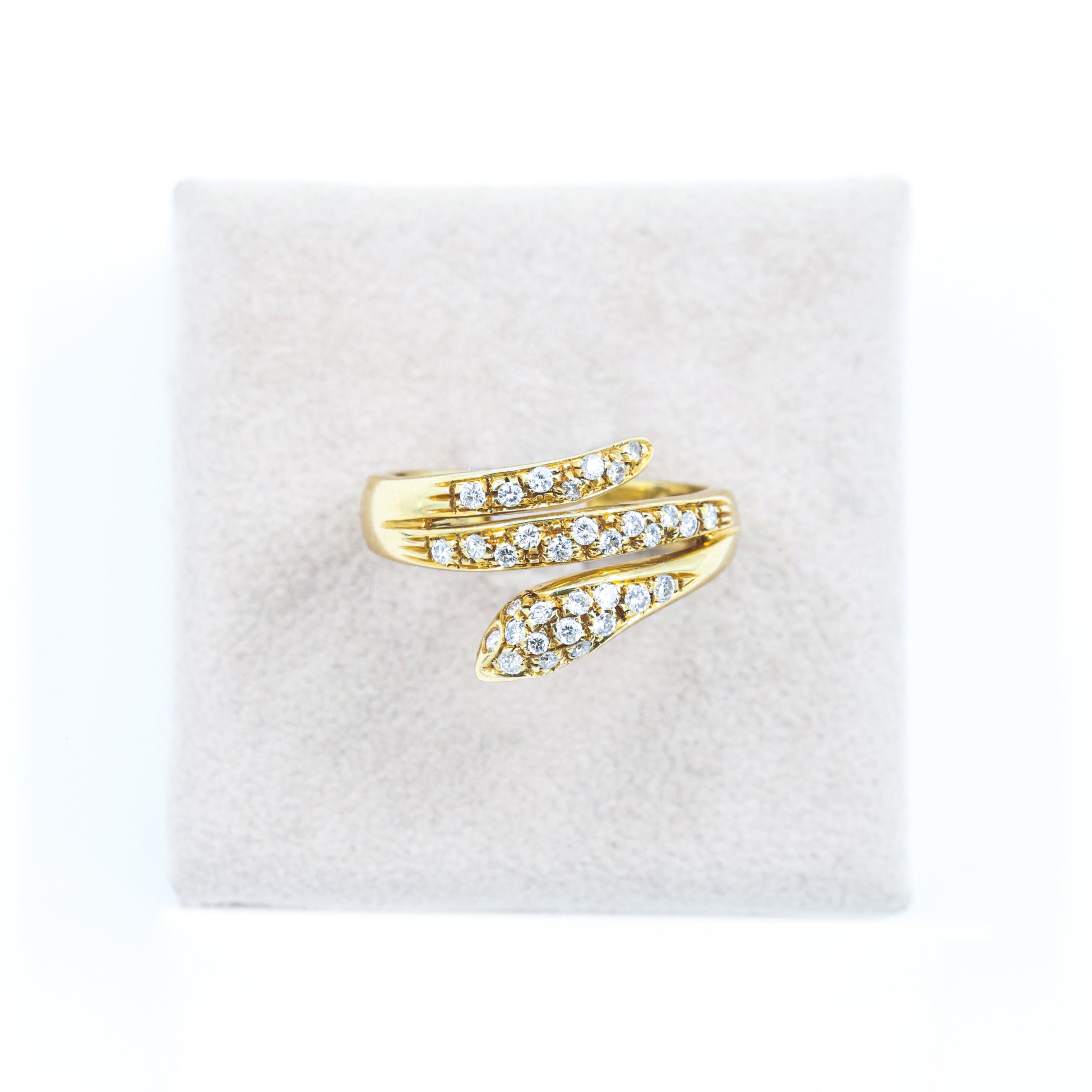 Yellow Gold Band Ring with Brilliant Diamonds