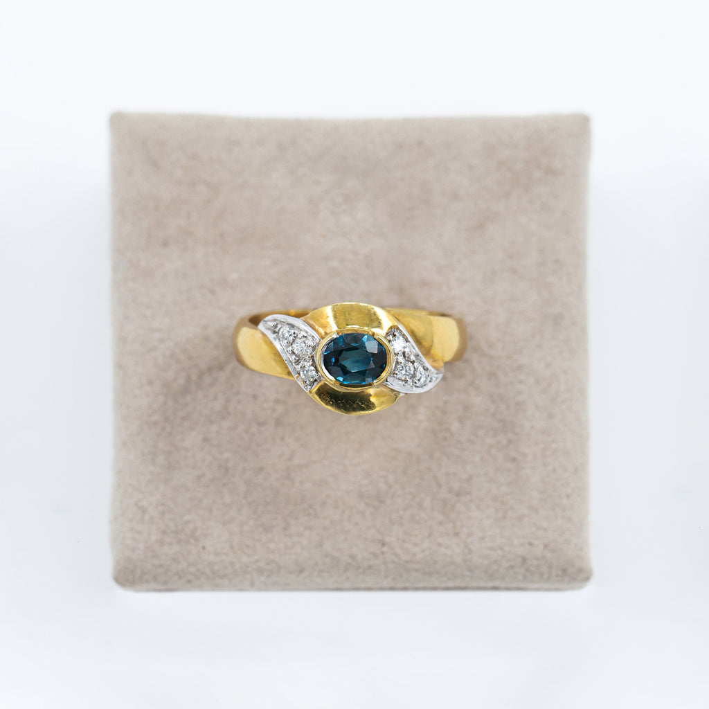 Damiani Two-Tone Gold Ring with Sapphire and Brilliant Diamonds