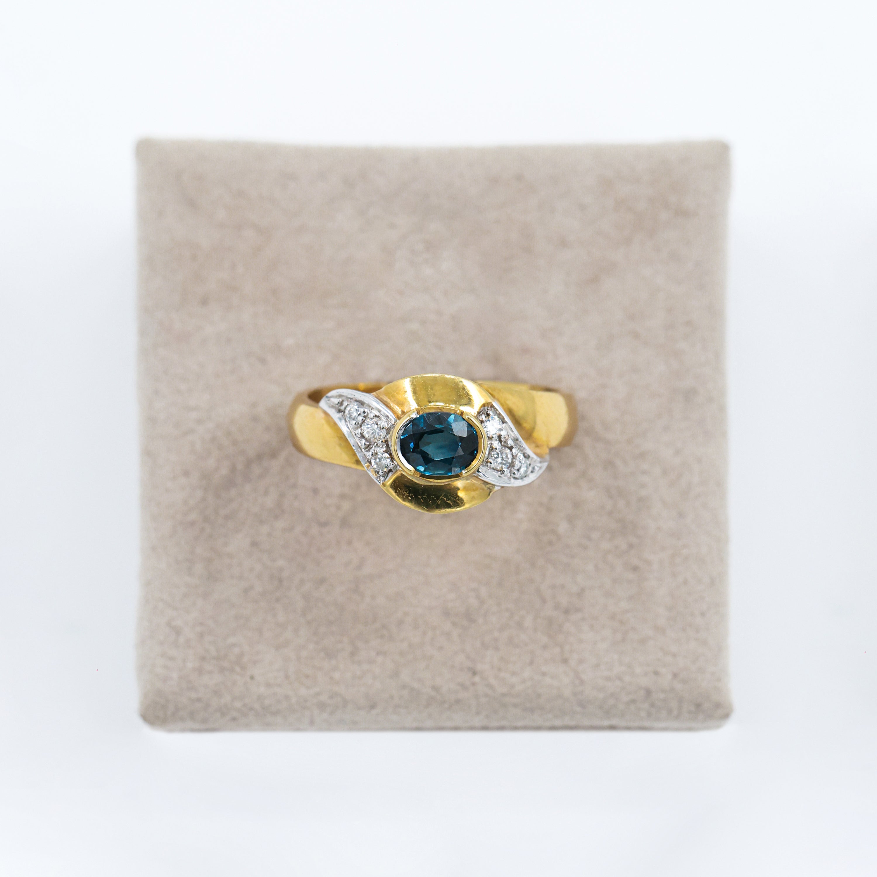 Damiani Two-Tone Gold Ring with Sapphire and Brilliant Diamonds