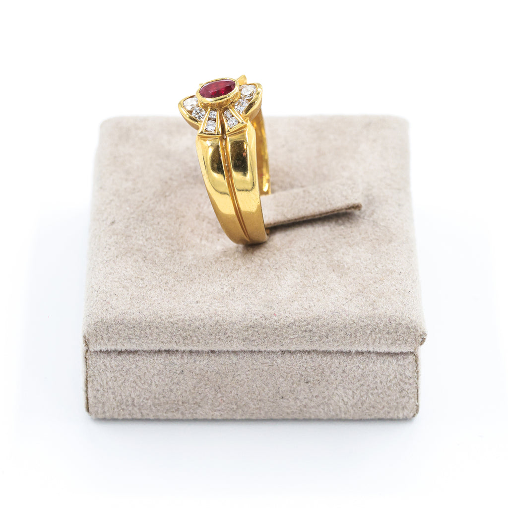 Yellow Gold Ring with Ruby and Brilliant Diamonds